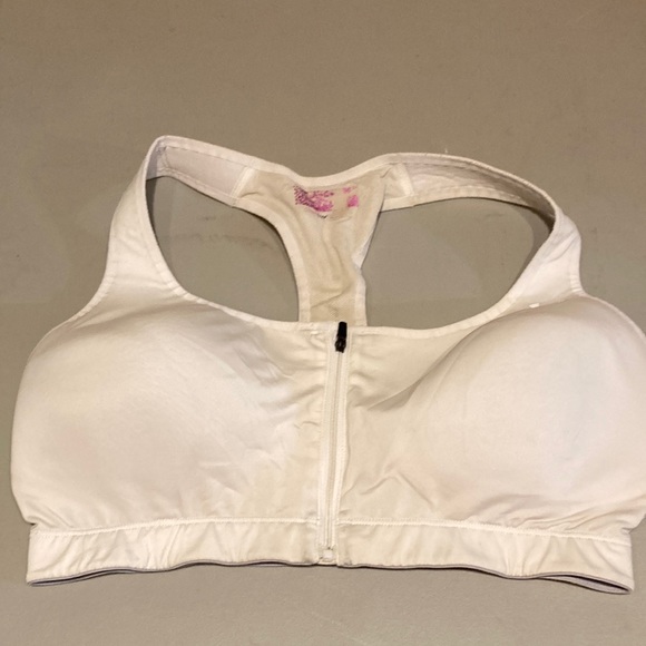 Under Armor Front Zip Sports Bra- Sz 38 D - Picture 1 of 6